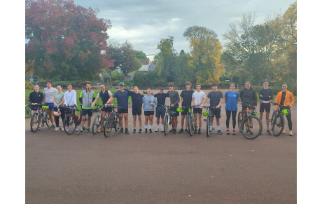 Il n'y a plus d'eau, alors on fait du vélo ! 